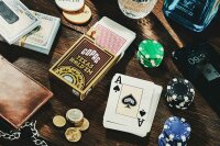 Copag Texas Holdem Jumbo Index rot/gold 2 Eckzeichen